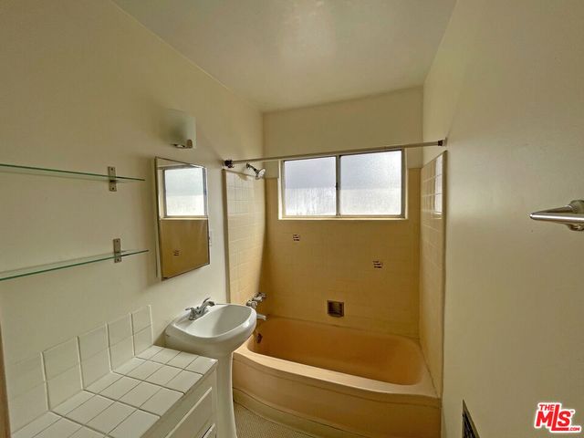 2986 Waverly Drive 4, Los Angeles, CA 90039