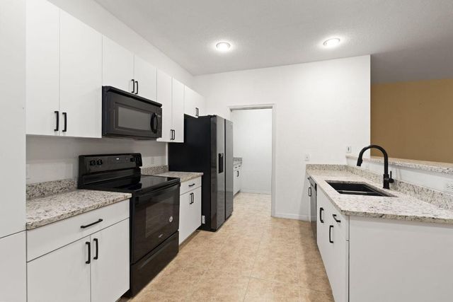 1863 S Dovetail Drive B1, Fort Pierce, FL 34982