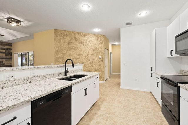 1863 S Dovetail Drive B1, Fort Pierce, FL 34982