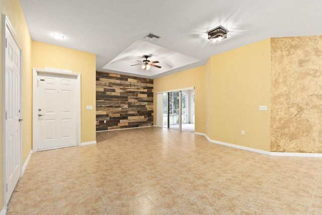 1863 S Dovetail Drive B1, Fort Pierce, FL 34982