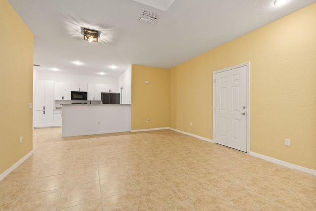 1863 S Dovetail Drive B1, Fort Pierce, FL 34982