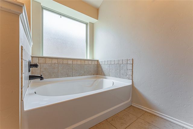 908 Carolyn Ridge Road, Norman, OK 73071