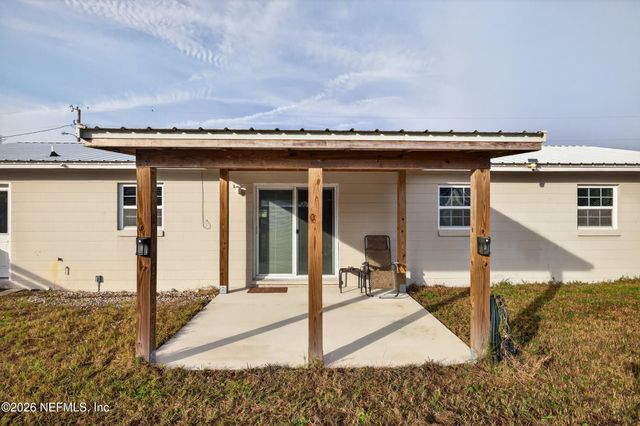 110 E RELLIM Drive, Palatka, FL 32177