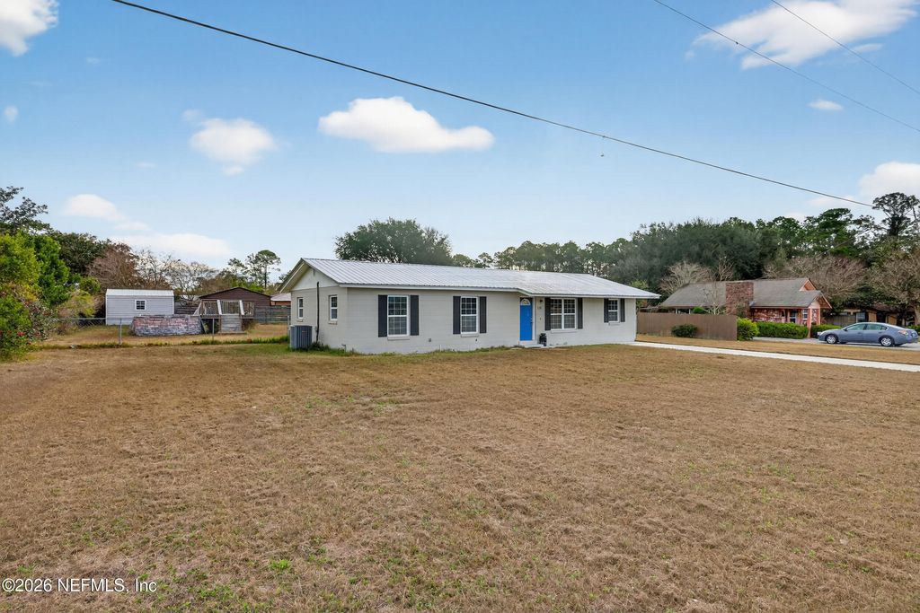 110 E RELLIM Drive, Palatka, FL 32177