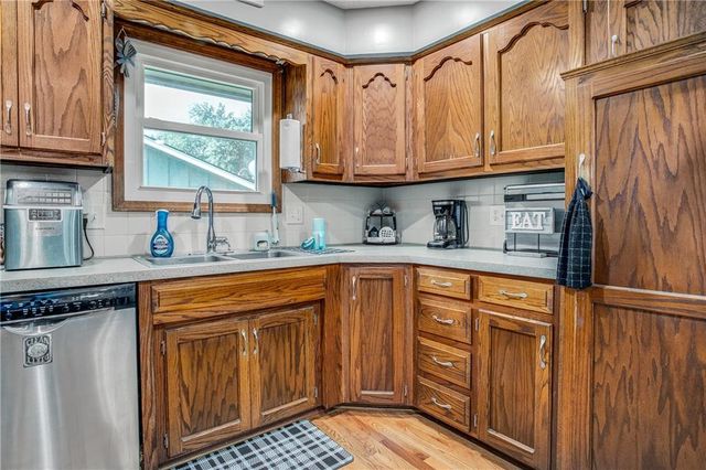 2407 NW 5th Street, Blue Springs, MO 64014