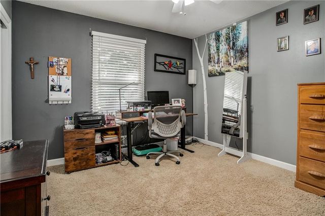 2407 NW 5th Street, Blue Springs, MO 64014