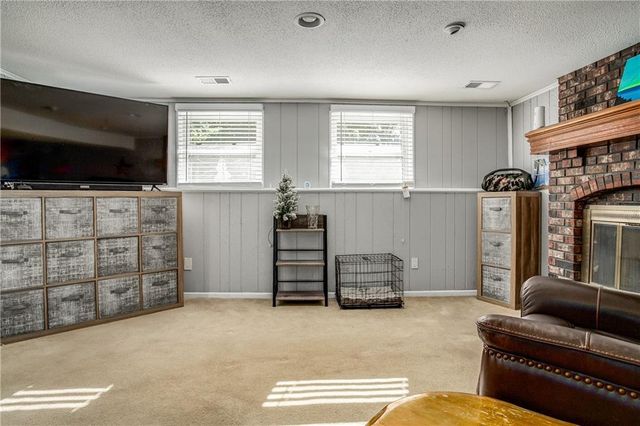 2407 NW 5th Street, Blue Springs, MO 64014