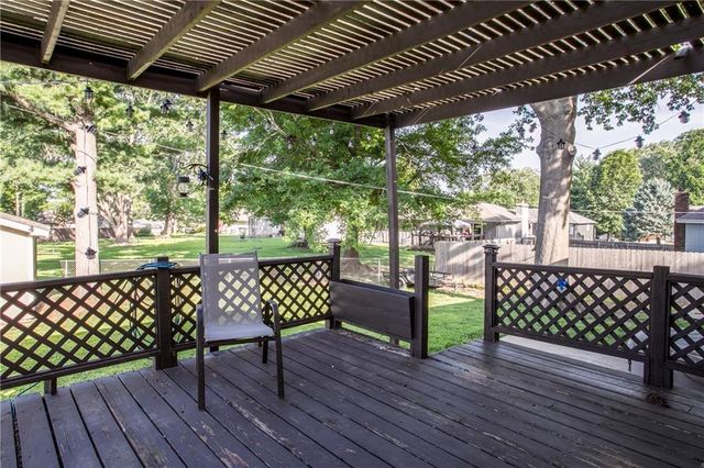 2407 NW 5th Street, Blue Springs, MO 64014