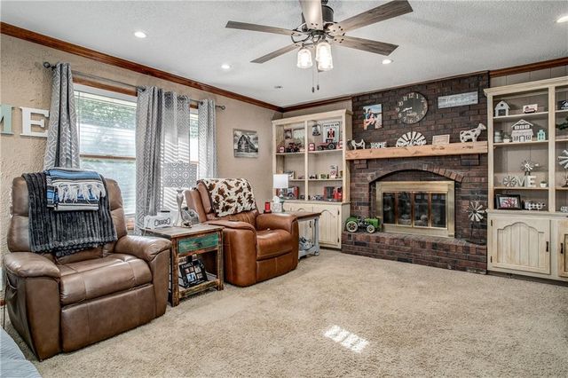 2407 NW 5th Street, Blue Springs, MO 64014