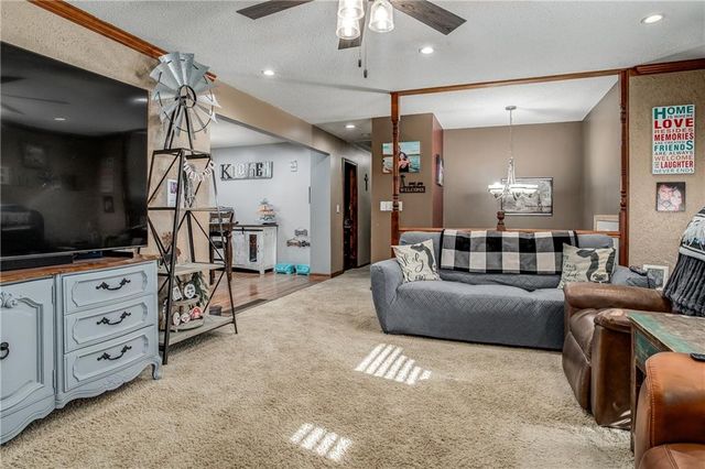 2407 NW 5th Street, Blue Springs, MO 64014