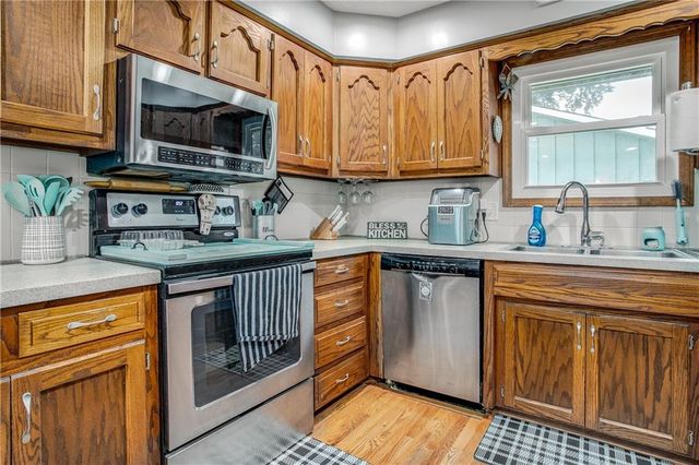 2407 NW 5th Street, Blue Springs, MO 64014