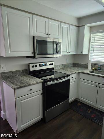 6313 Saint Andrews CIR S, Fort Myers, FL 33919