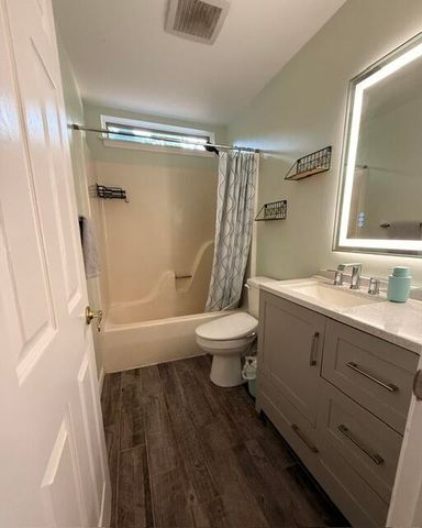 6098 Hedgerow Circle, Grand Blanc, MI 48439