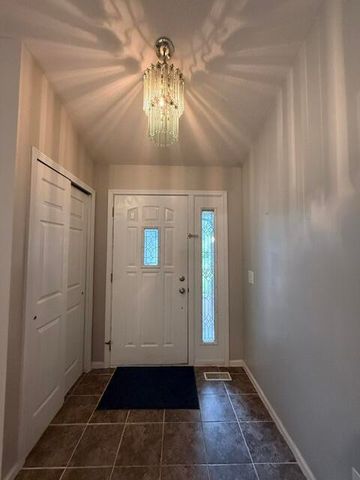 6098 Hedgerow Circle, Grand Blanc, MI 48439