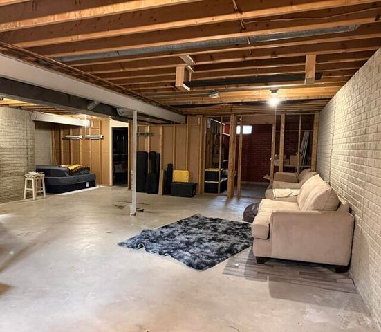 6098 Hedgerow Circle, Grand Blanc, MI 48439