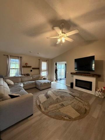 6098 Hedgerow Circle, Grand Blanc, MI 48439