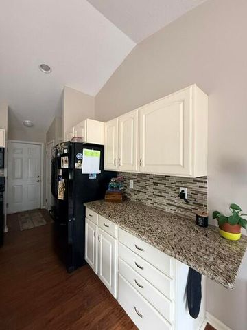 6098 Hedgerow Circle, Grand Blanc, MI 48439