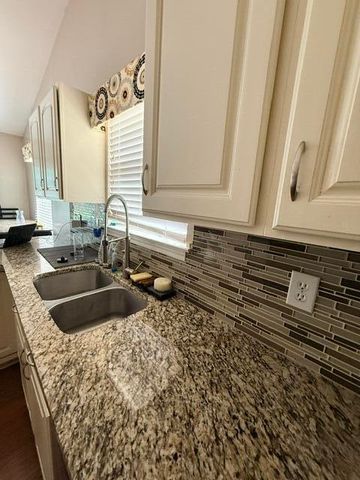 6098 Hedgerow Circle, Grand Blanc, MI 48439
