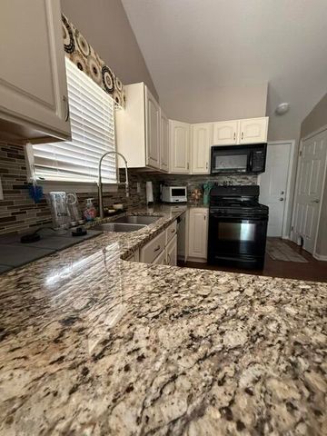 6098 Hedgerow Circle, Grand Blanc, MI 48439
