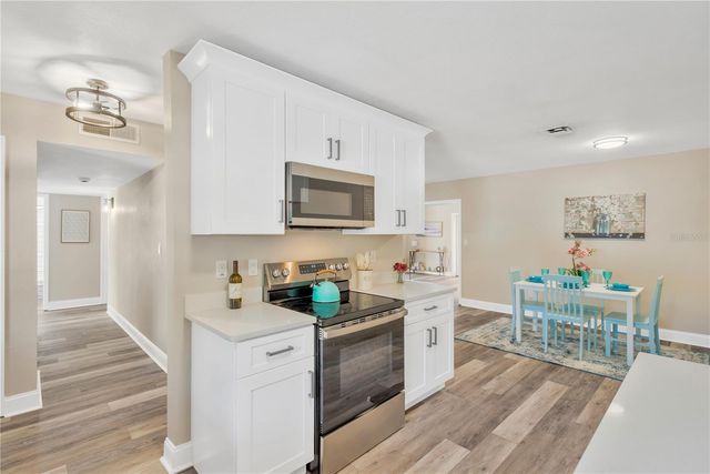 14814 N IRIS AVENUE, Tampa, FL 33613