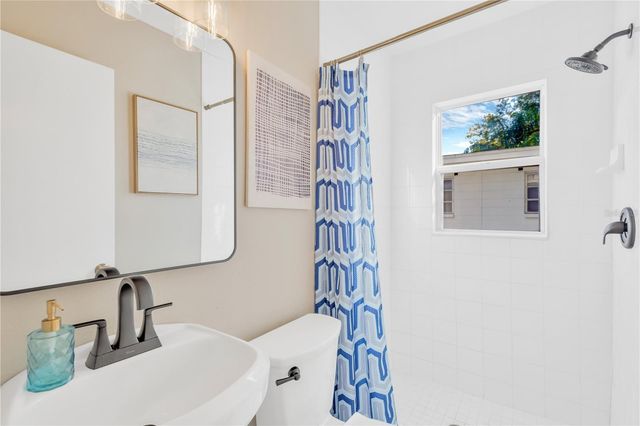 14814 N IRIS AVENUE, Tampa, FL 33613