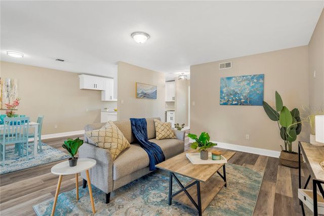 14814 N IRIS AVENUE, Tampa, FL 33613