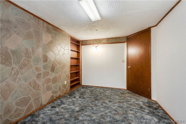 652 Florida Drive, Sellersburg, IN 47172