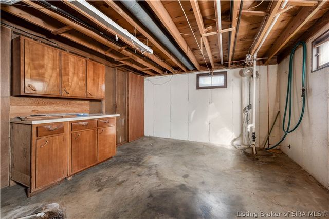 652 Florida Drive, Sellersburg, IN 47172