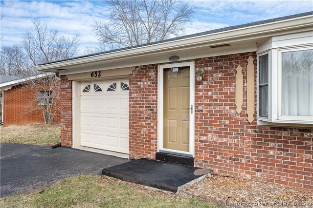 652 Florida Drive, Sellersburg, IN 47172