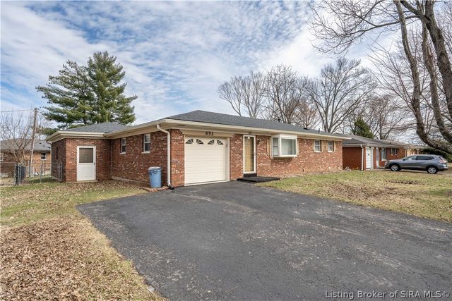 652 Florida Drive, Sellersburg, IN 47172