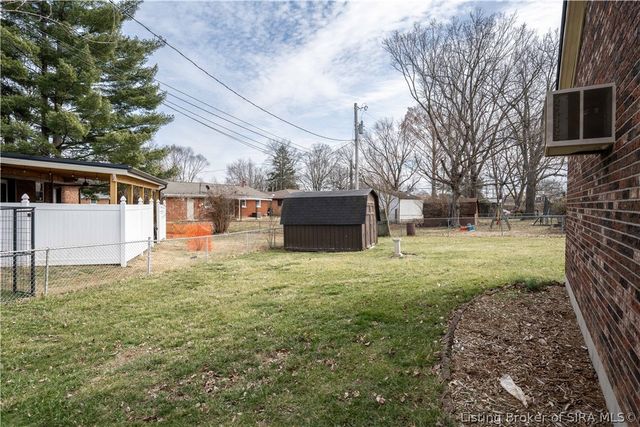 652 Florida Drive, Sellersburg, IN 47172