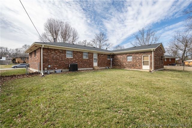 652 Florida Drive, Sellersburg, IN 47172