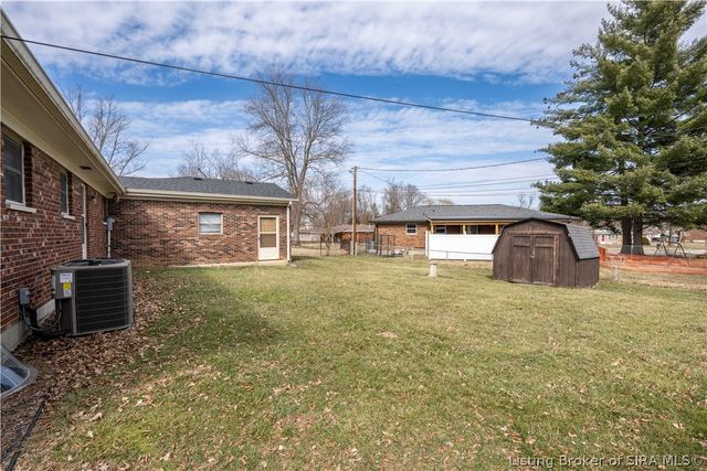 652 Florida Drive, Sellersburg, IN 47172