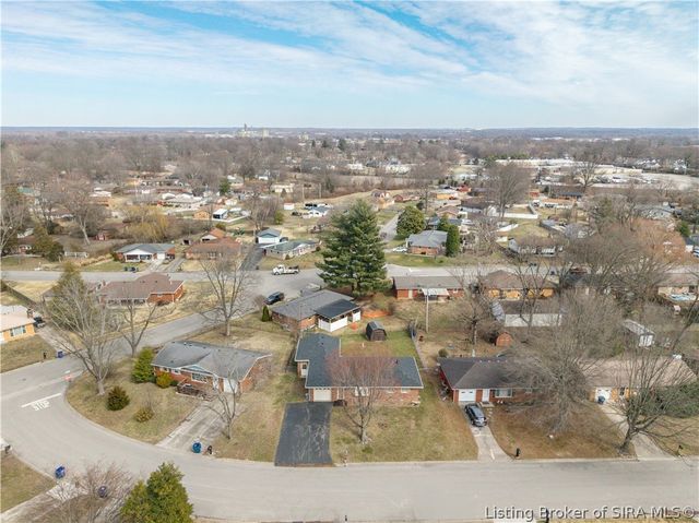 652 Florida Drive, Sellersburg, IN 47172