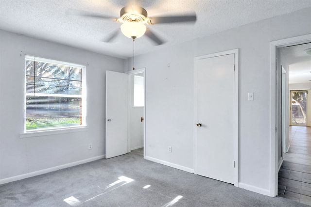 1004 Meadowbrook Dr, Longview, TX 75601