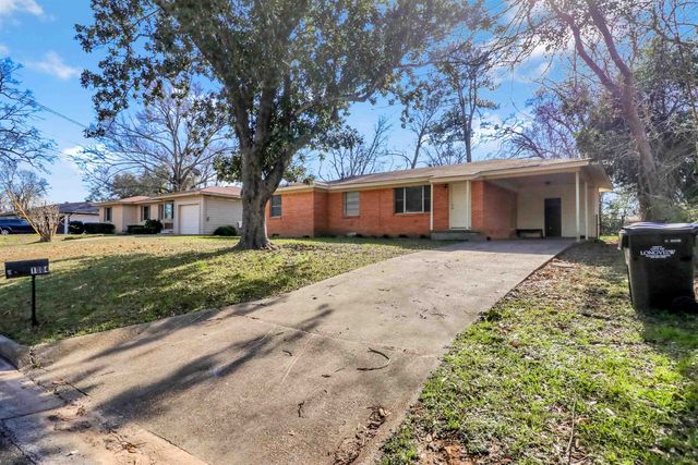 1004 Meadowbrook Dr, Longview, TX 75601