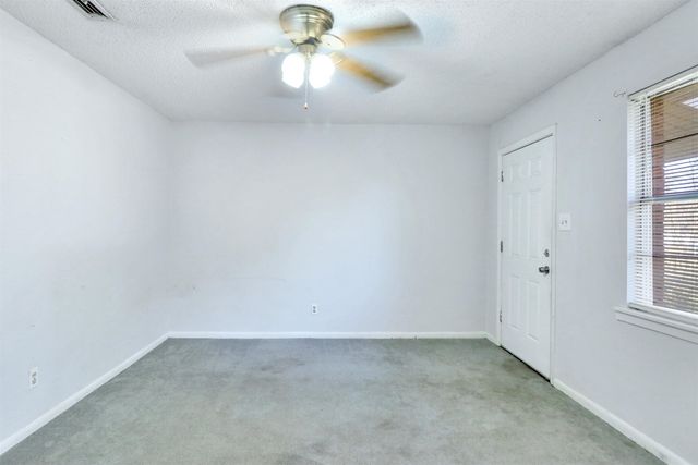 1004 Meadowbrook Dr, Longview, TX 75601