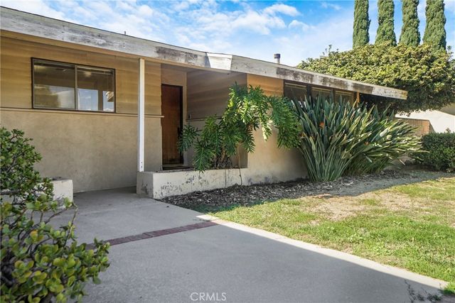 9501 Lubao Avenue, Chatsworth, CA 91311