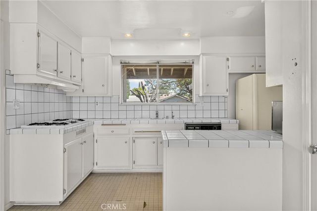 9501 Lubao Avenue, Chatsworth, CA 91311