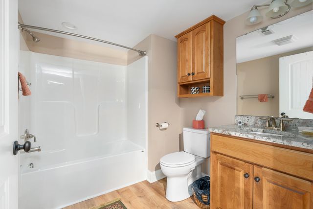 45 Fairway CT, Daleville, VA 24083