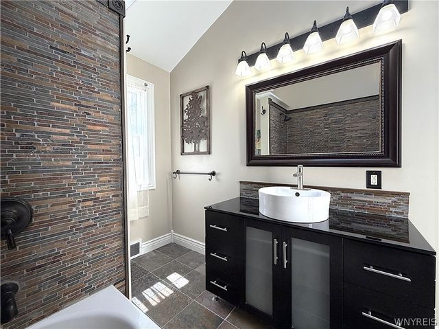 7422 Back Creek Road, Boston, NY 14075