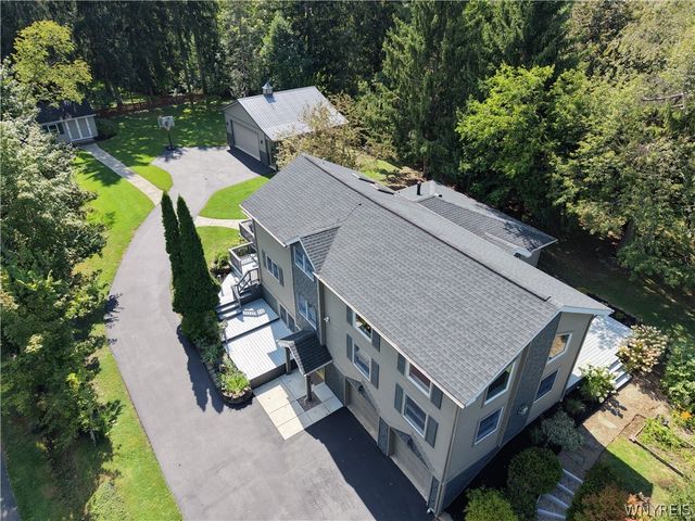 7422 Back Creek Road, Boston, NY 14075