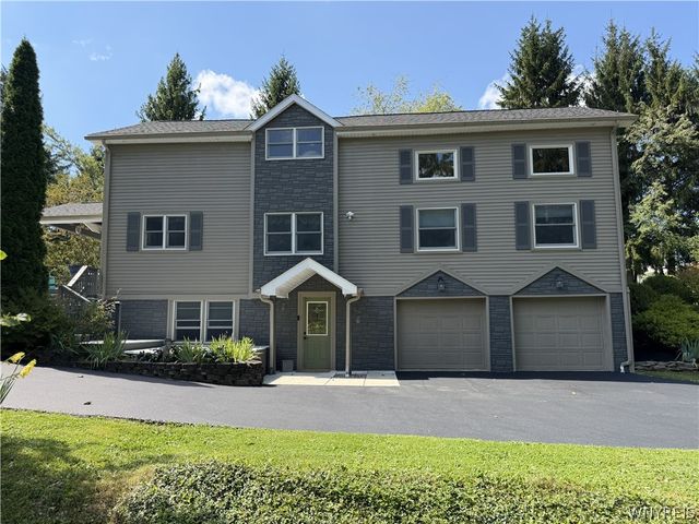 7422 Back Creek Road, Boston, NY 14075