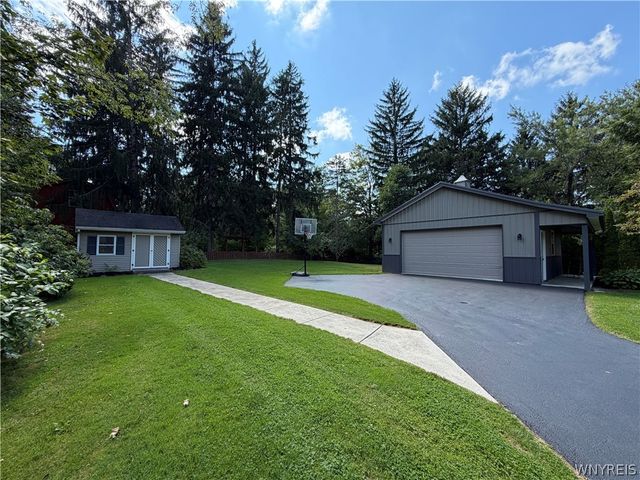 7422 Back Creek Road, Boston, NY 14075