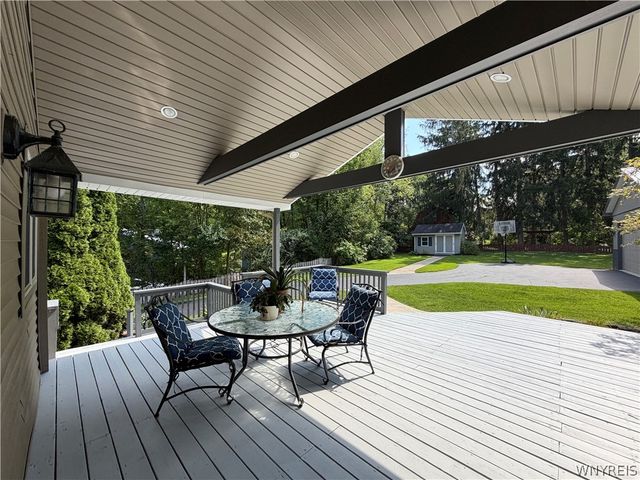 7422 Back Creek Road, Boston, NY 14075