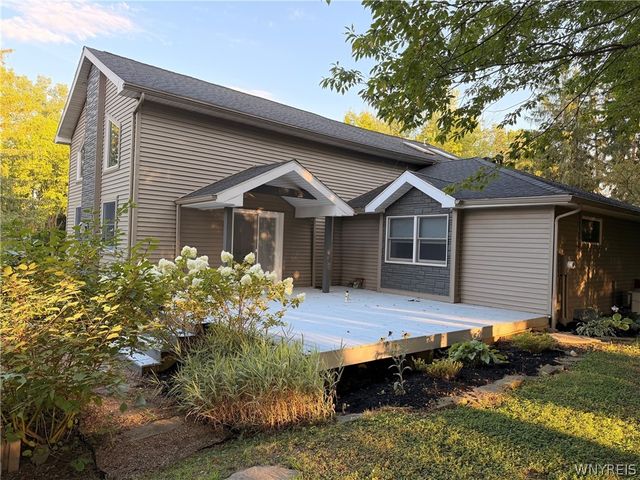 7422 Back Creek Road, Boston, NY 14075
