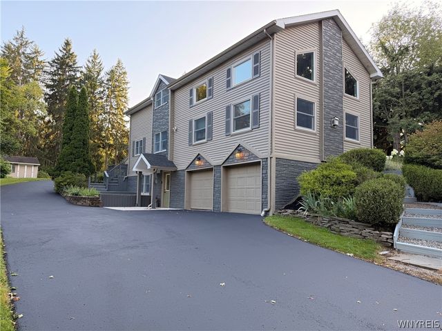 7422 Back Creek Road, Boston, NY 14075