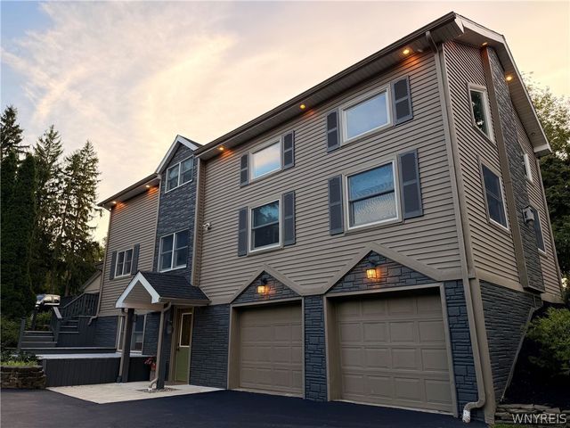 7422 Back Creek Road, Boston, NY 14075