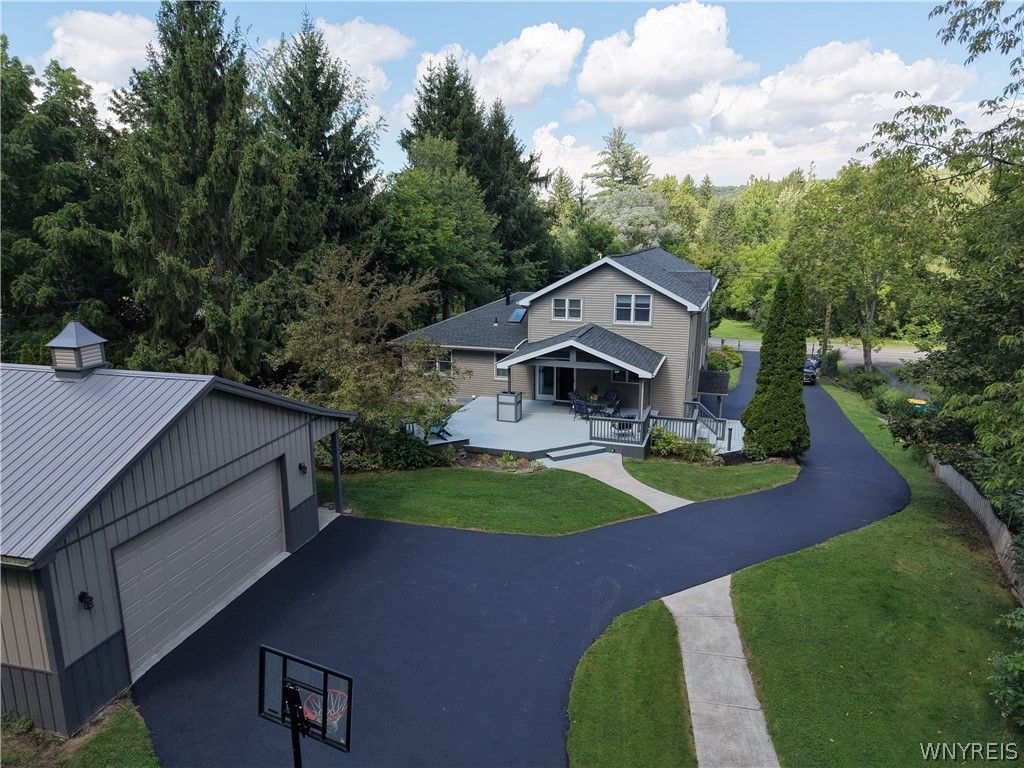7422 Back Creek Road, Boston, NY 14075