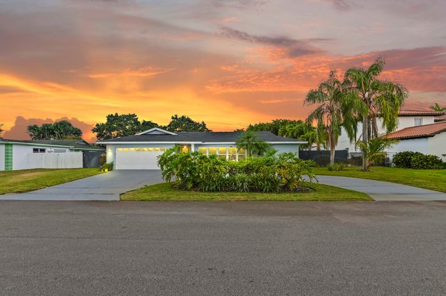 6427 Travis Road, Lake Clarke Shores, FL 33406